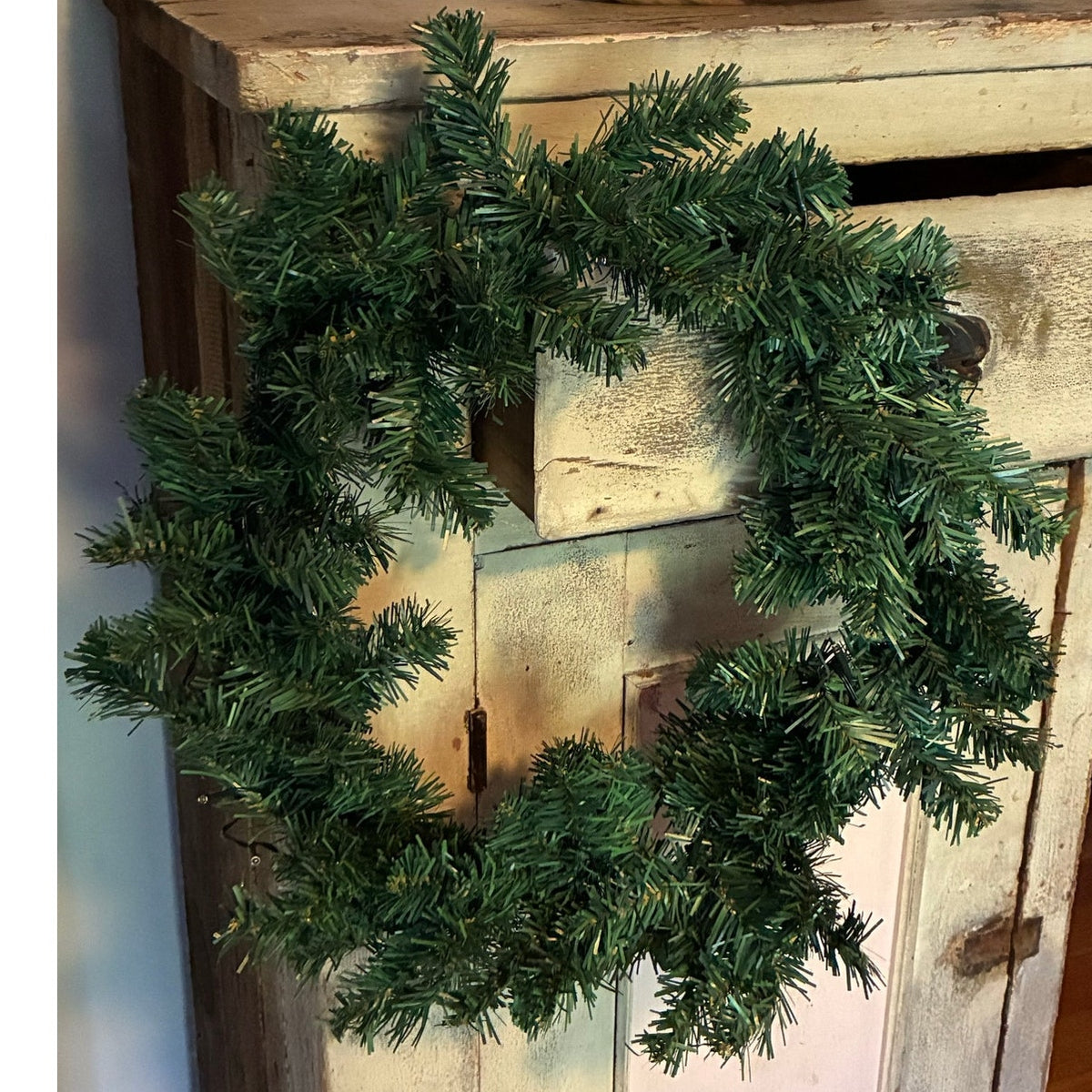 BRAND NEW ~ Realistic Christmas Pre-Lit Greenery Wreath Timer & 9 Lighting Modes