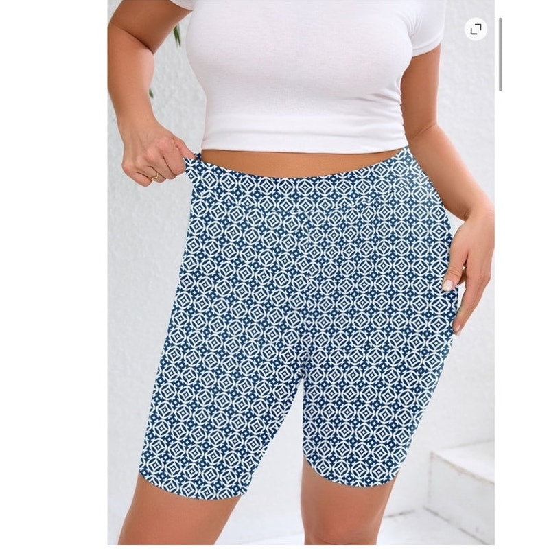 NWT ~ Women's Plus Size Geometric Blue Compression Tummy Control Shorts ~ 1X
