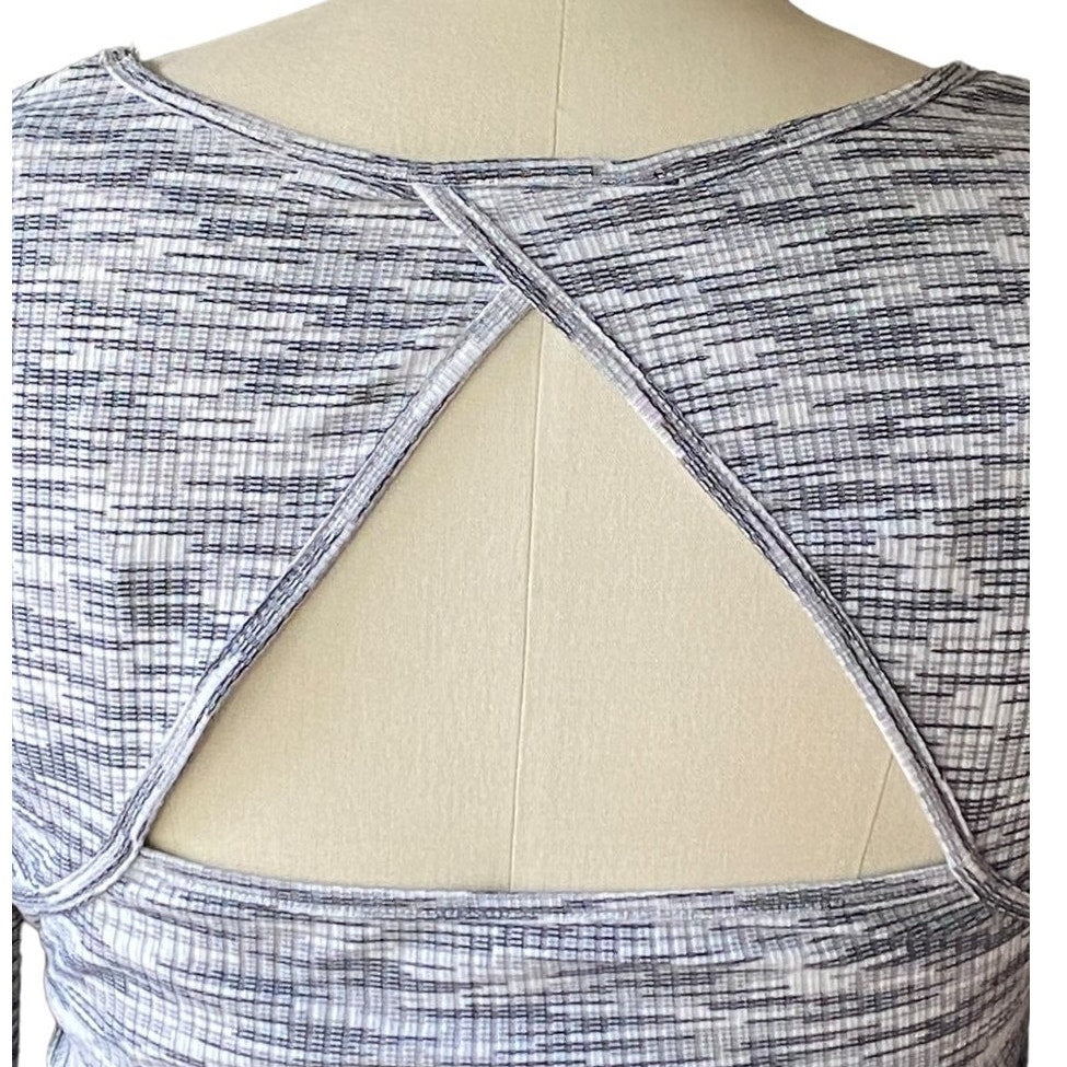 NWT ~ BY & BY Light Gray Ribbed Open Back L/S Ruched Sides Top ~ Women's LARGE