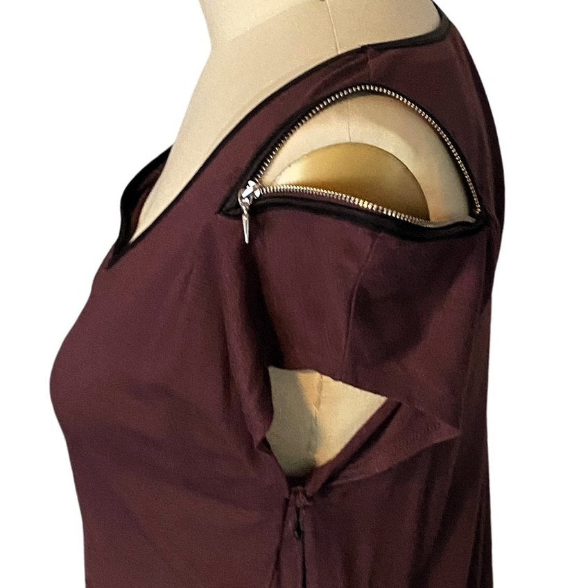NWT ~ ROCK & REPUBLIC Fudge 'Modern Rock' Zippered Shoulders Top ~ Womens MEDIUM