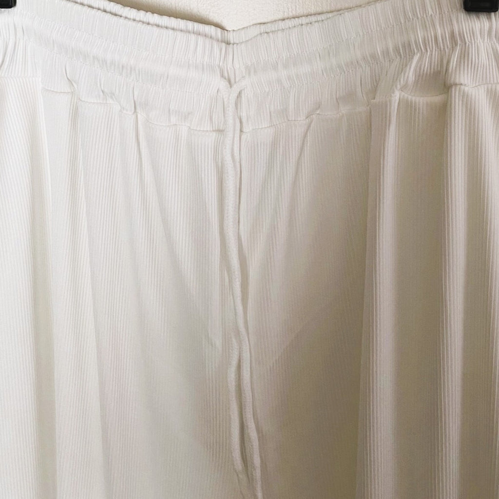 BRAND NEW ~ Women's 2pc White Ribbed Athleisure Outfit Top & Pants ~ Size XL