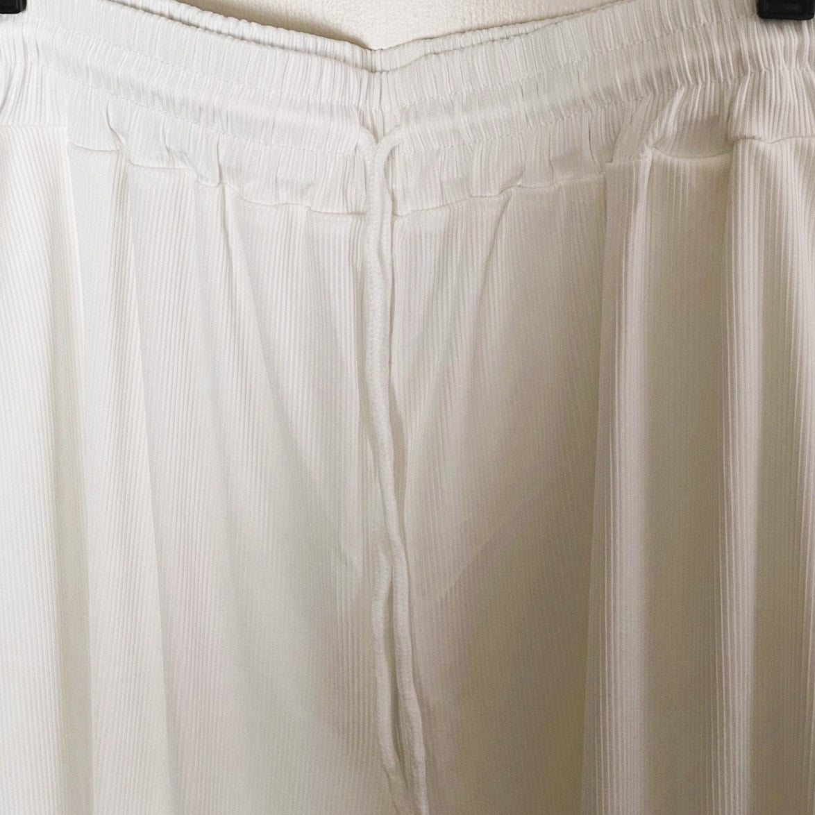 BRAND NEW ~ Women's 2pc White Ribbed Athleisure Outfit Top & Pants ~ Size XL