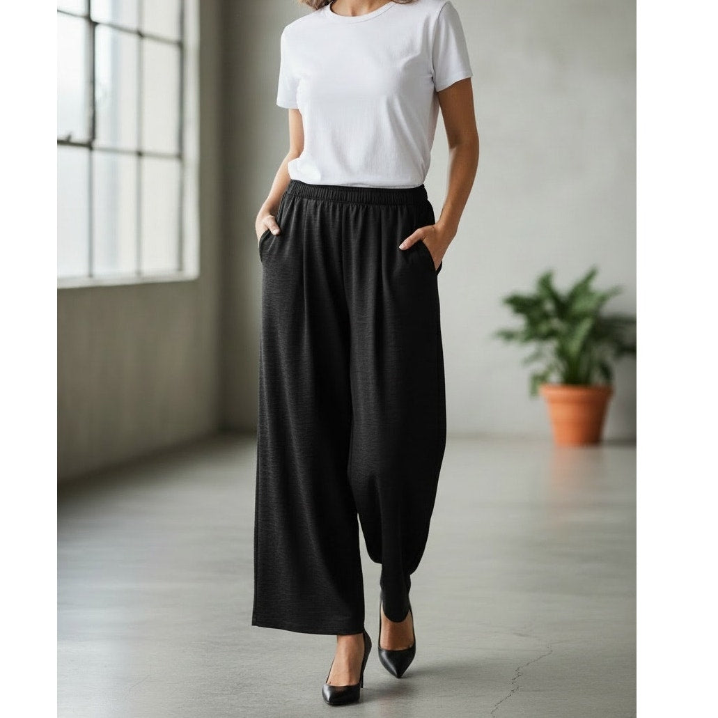 NWT ~ Women's Black Wide Leg Pull On Flowy Dress Pants ~ Size SMALL