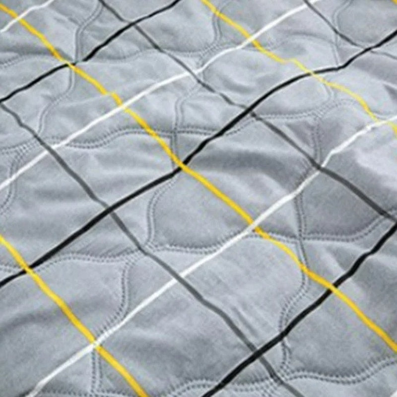 BRAND NEW ~ Gray Plaid Small Bedroom Quilt Quilted Throw Blanket ~ 59" x 39"