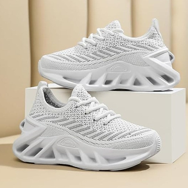 NWT ~ Kids White Breathable Mesh Athletic Sneakers Shoes ~ Girls Boys Size 11