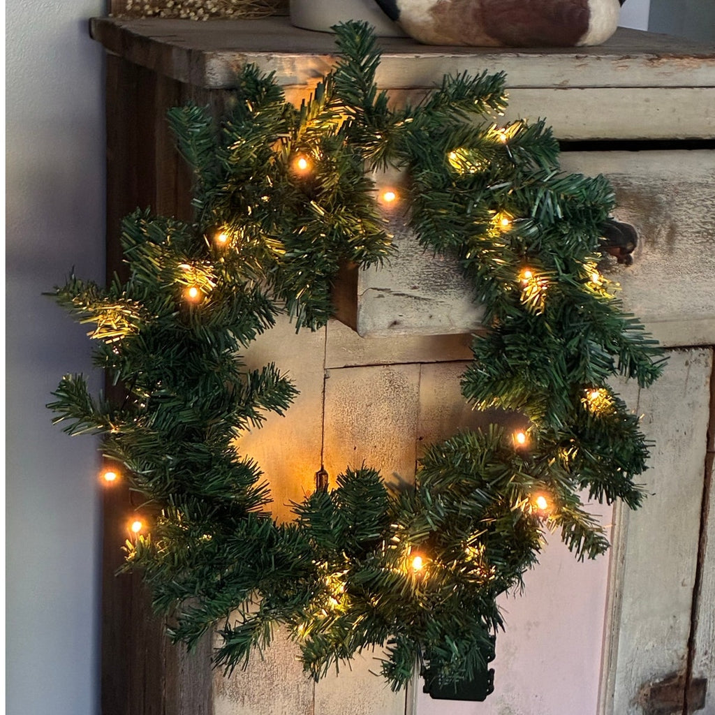 BRAND NEW ~ Realistic Christmas Pre-Lit Greenery Wreath Timer & 9 Lighting Modes