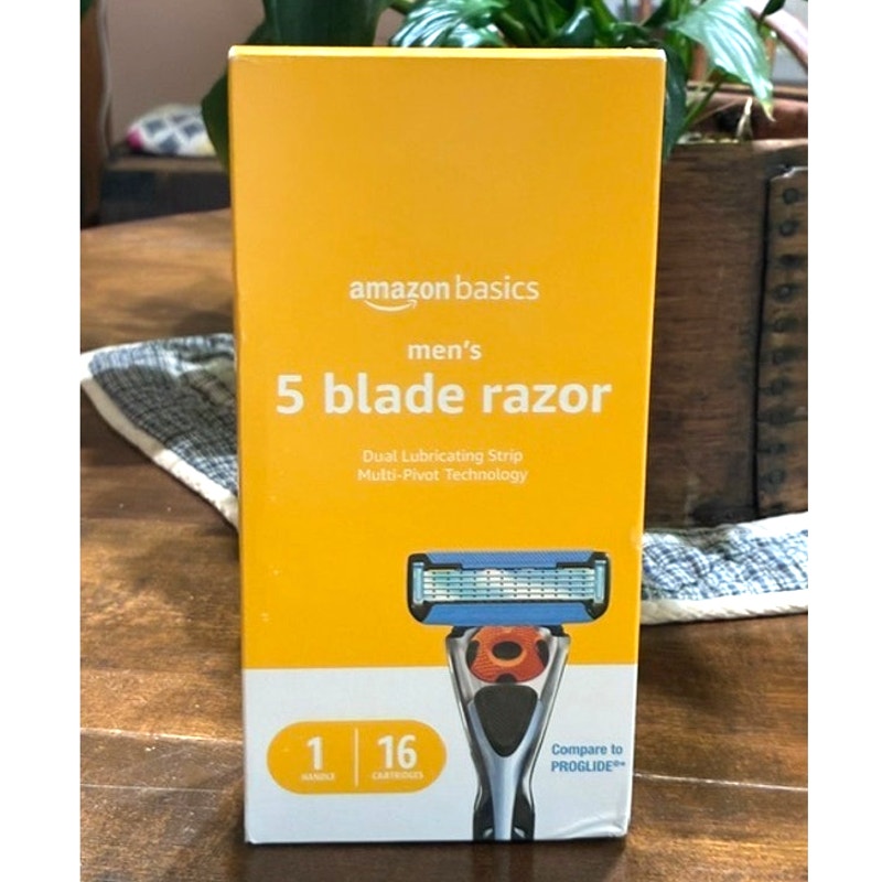BRAND NEW Amazon Basics 5-Blade Motion Sphere Men's Razor with Dual Lubrication