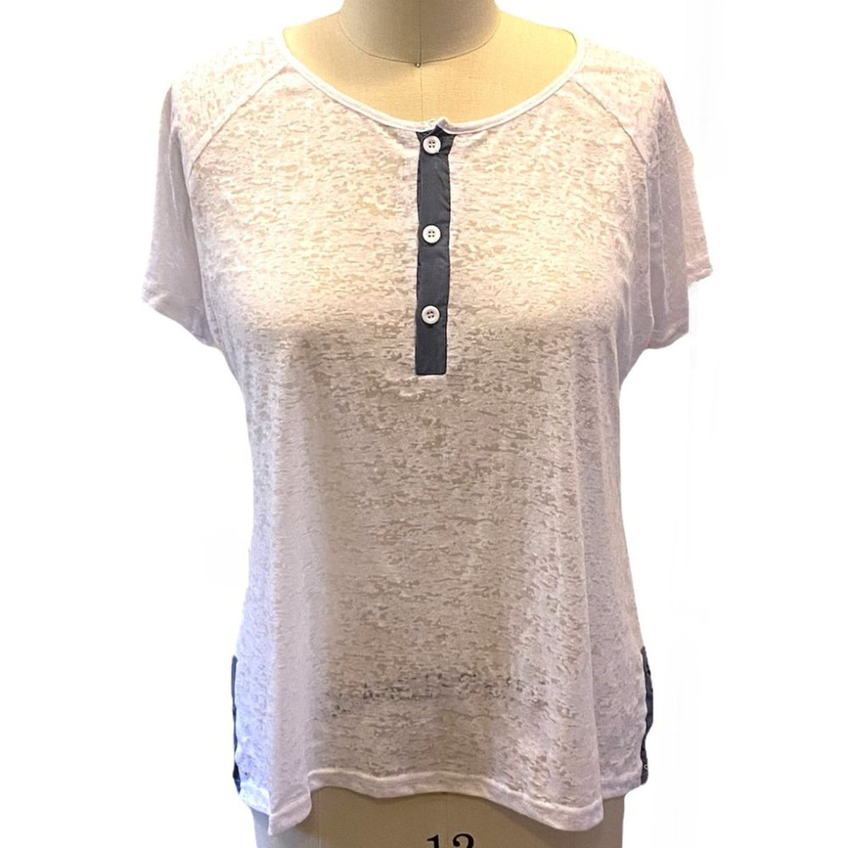 NWT -  Ladies White Burnout Summer Shirt Denim Blue Trim ~ NWOT ~ XL