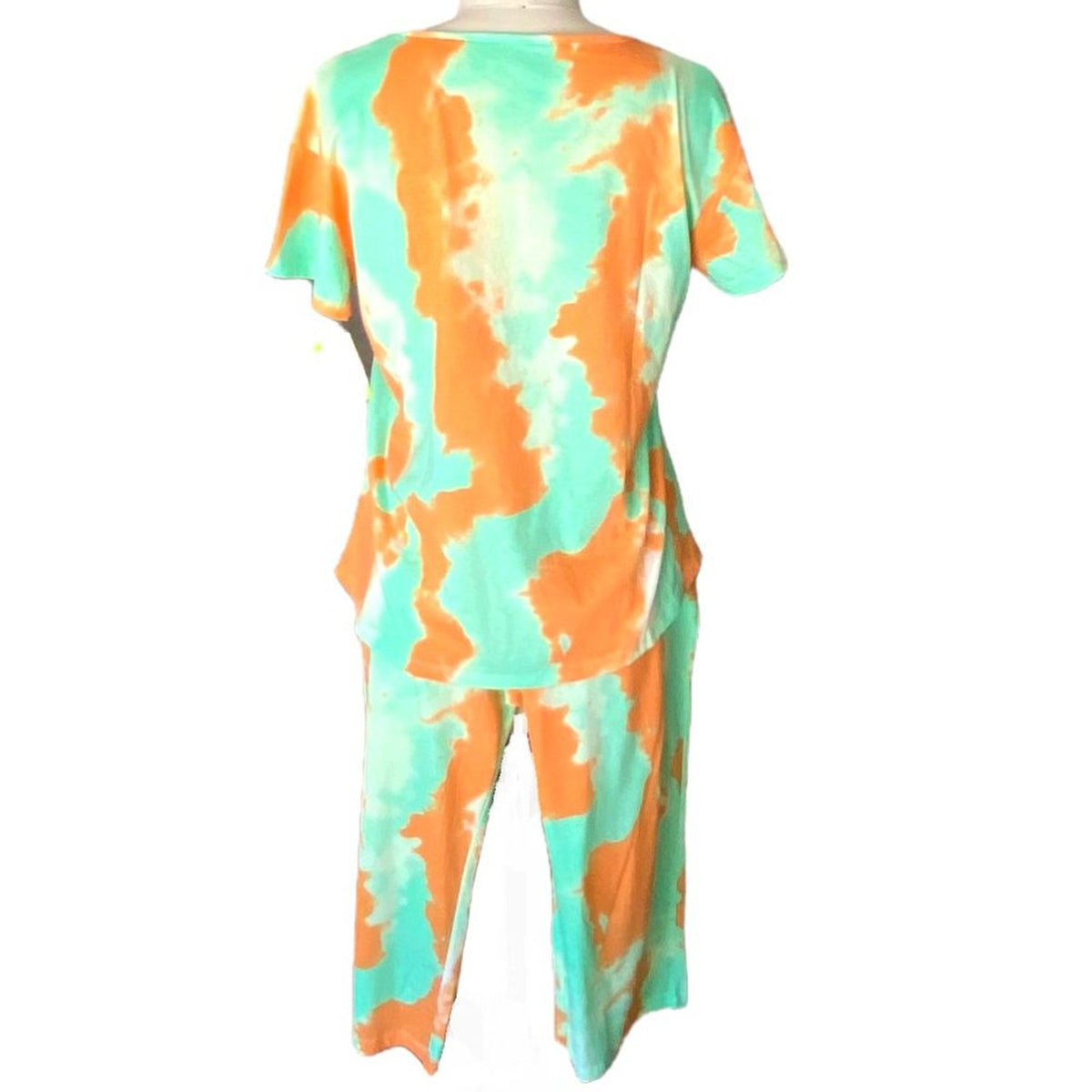 NWT ~ 2pc. Tie Dye Orange & Green Short Sleeve Top & Capri Pants ~ Women's LARGE