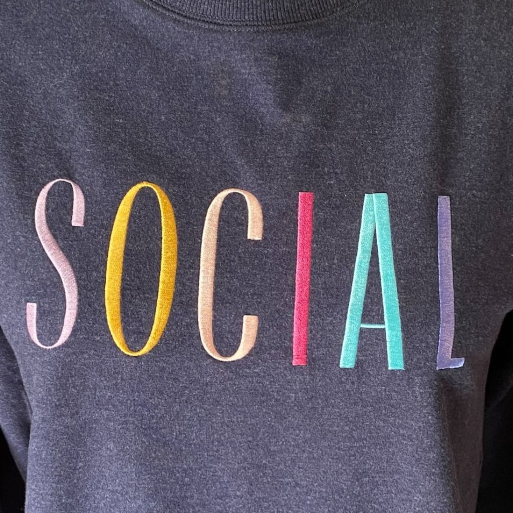 NWT ~ WILDFOX Ladies "SOCIAL" Sweatshirt ~ Navy Blue ~ Size XS ~ BRAND NEW!