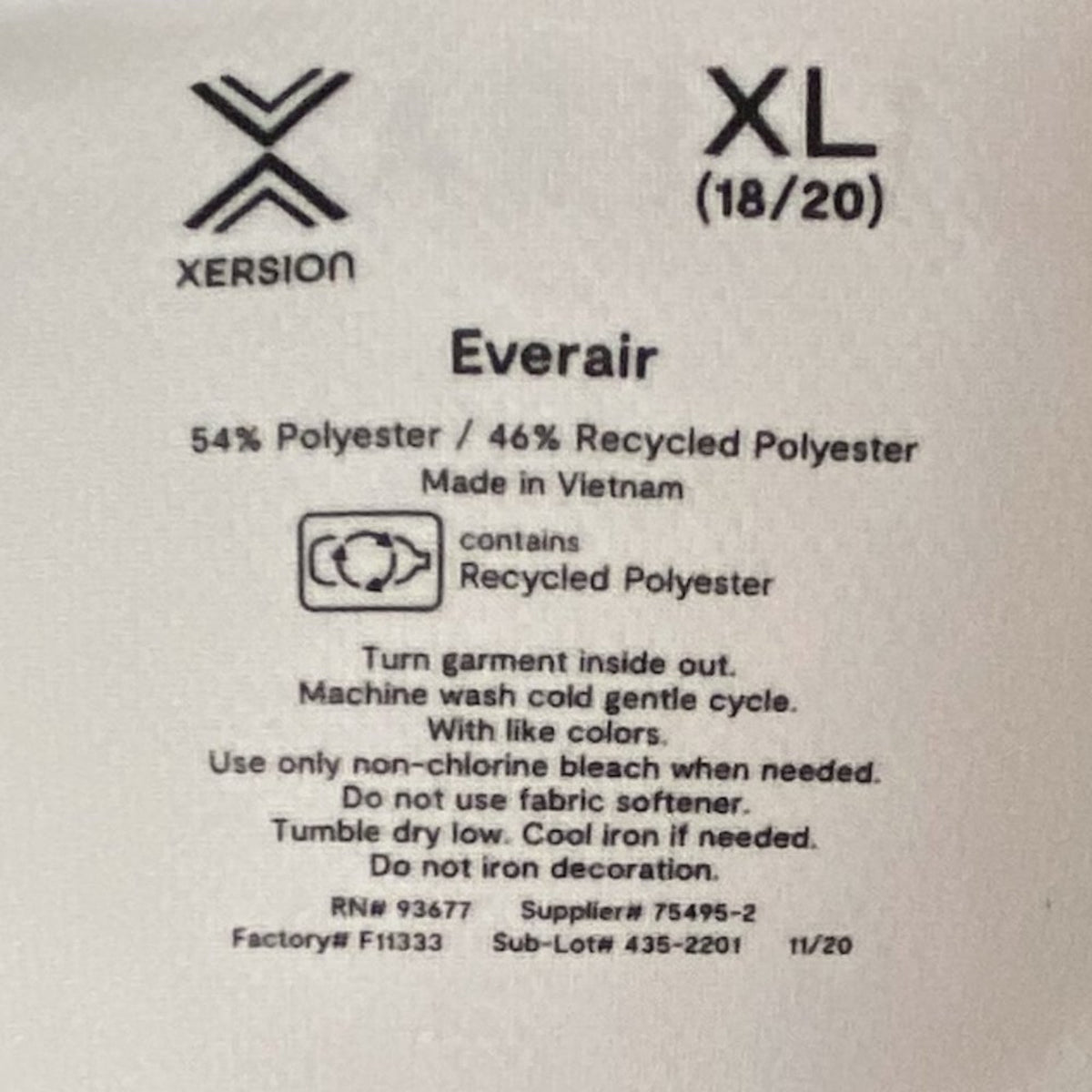 NWT ~ XERSION Everair Relaxed Fit Boys Crew Neck Long Sleeve T-Shirt  XL 18/20