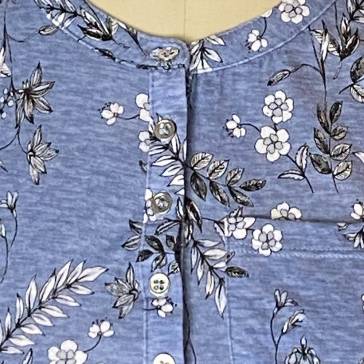 NWT ~ LIZ CLAIBORNE Blue Flowered Sleeveless Summer Top Shirt ~ Women's Size XS