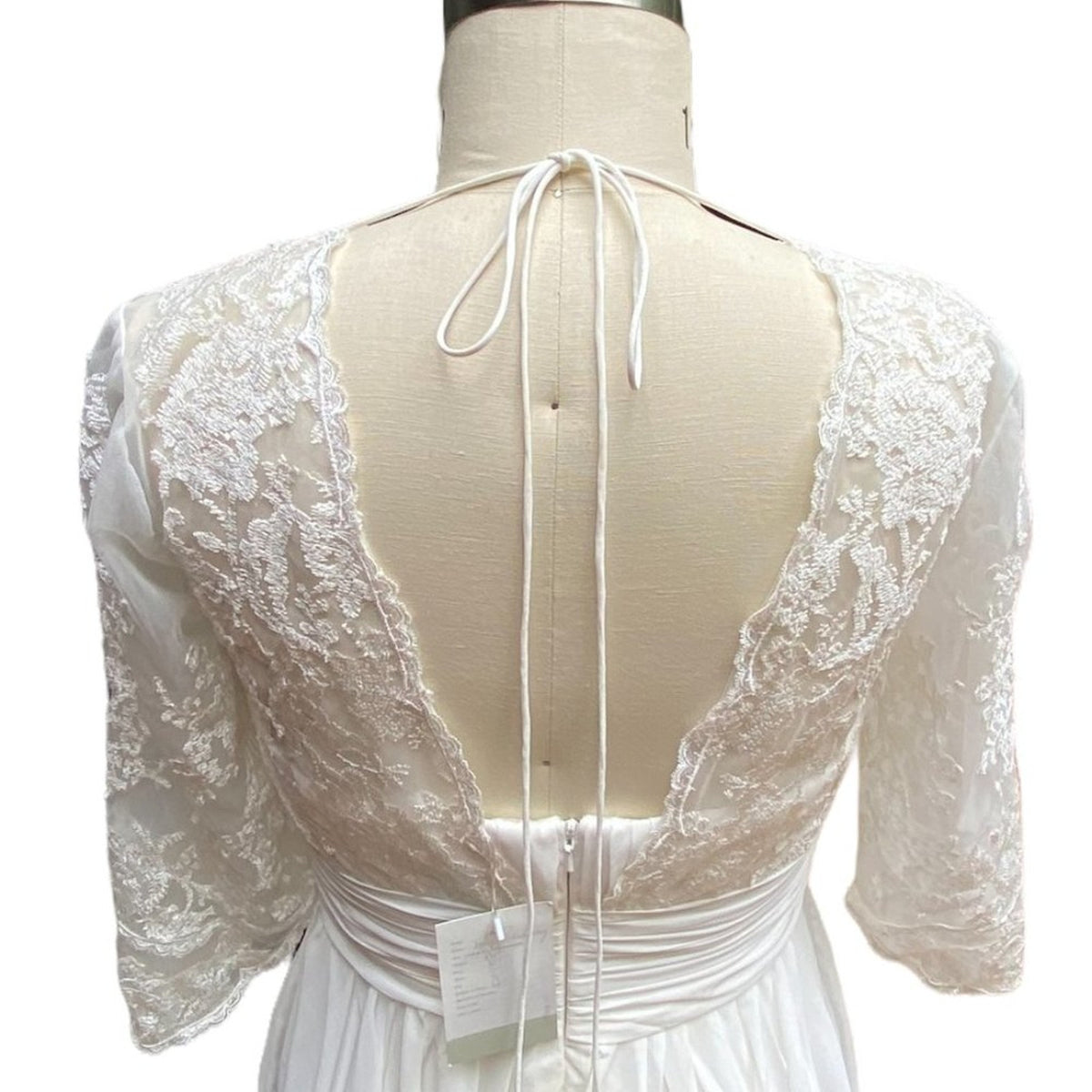 Beautiful BRAND NEW Ladies WEDDING DRESS ~ Short ~ 3/4 Sleeves ~ Lace ~ NWT
