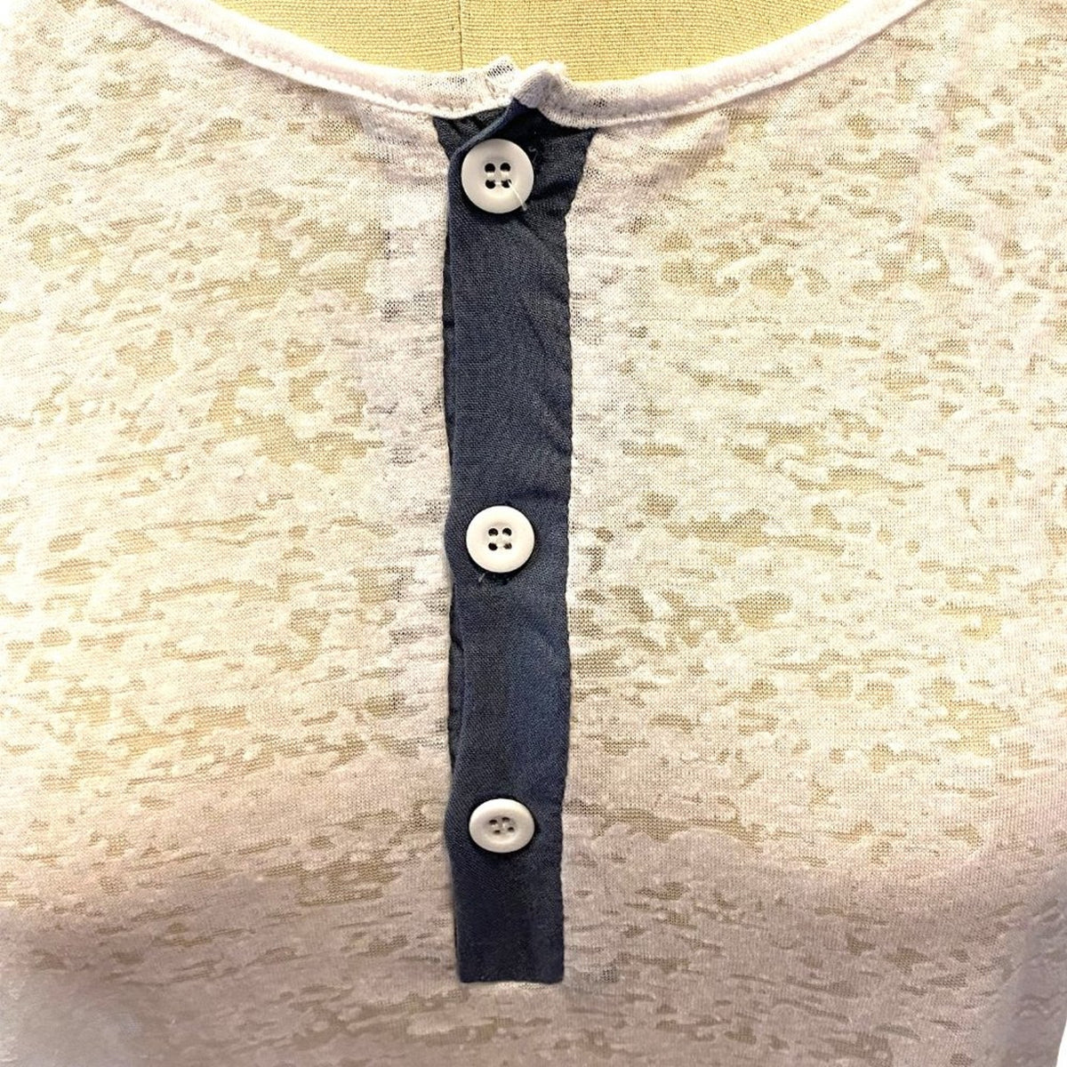 NWT -  Ladies White Burnout Summer Shirt Denim Blue Trim ~ NWOT ~ XL